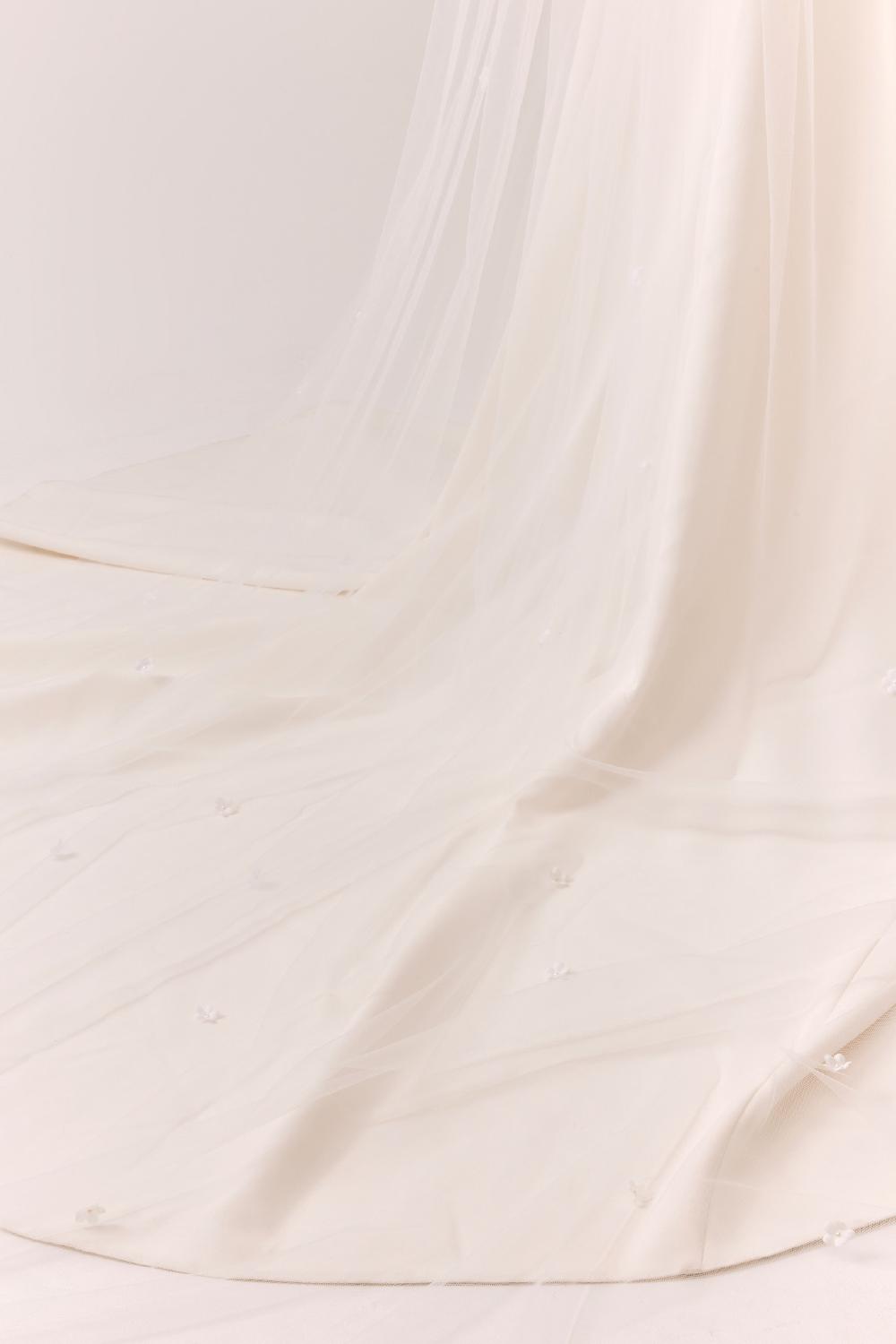 Amber Veil, Women, Ivory