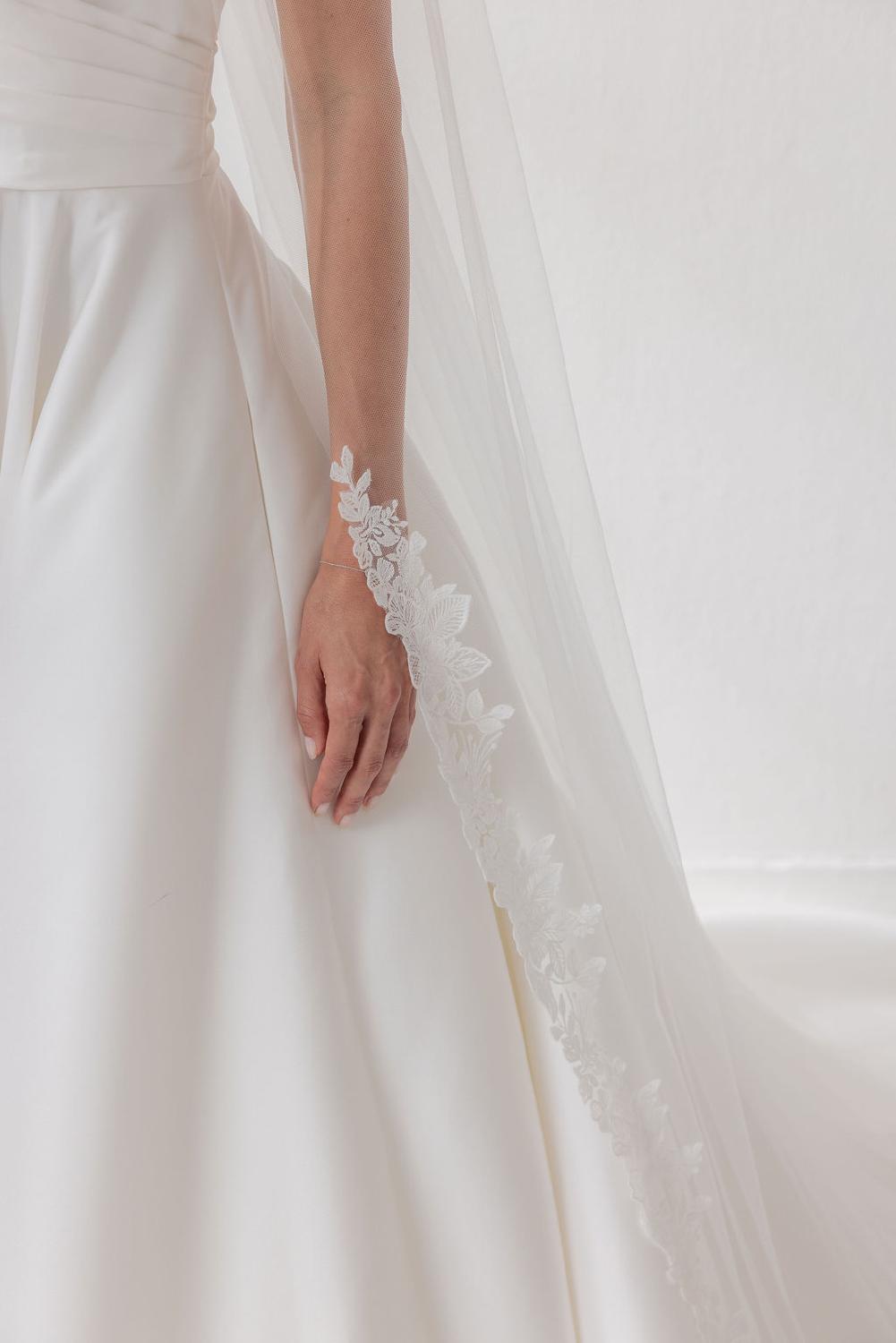 Gloria Veil, Women, Ivory