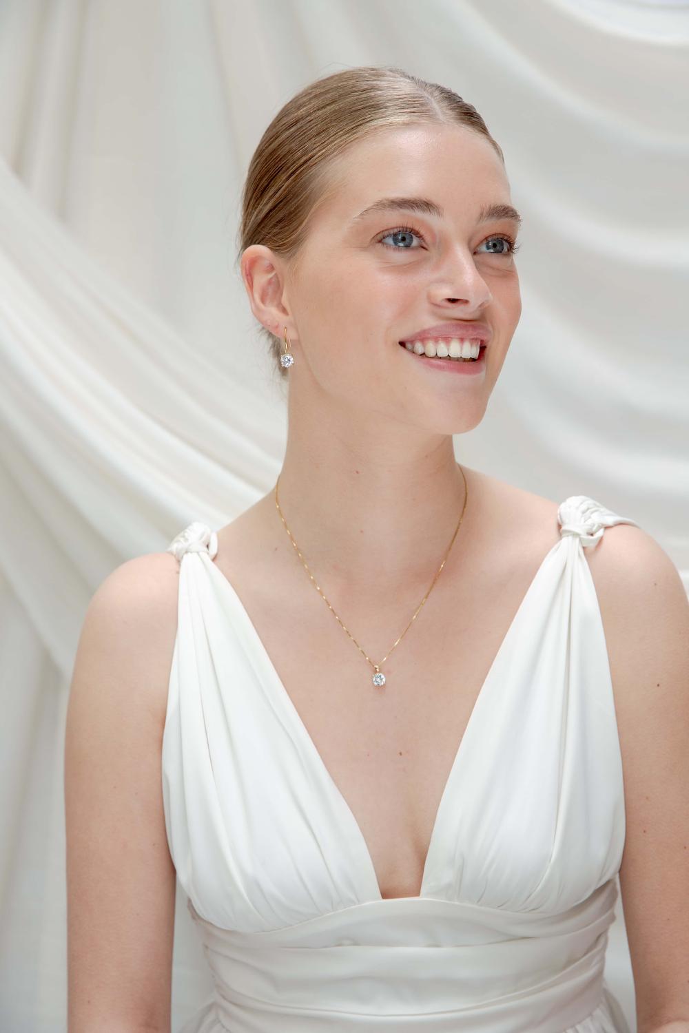 white wedding dress gold jewelry Gold Clip On Bridal Jewelry Set
